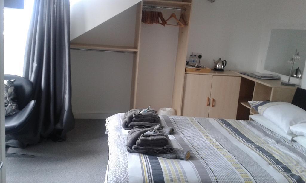 Barnes'S Rest Bed And Breakfast And Caravan Radipole Exterior photo
